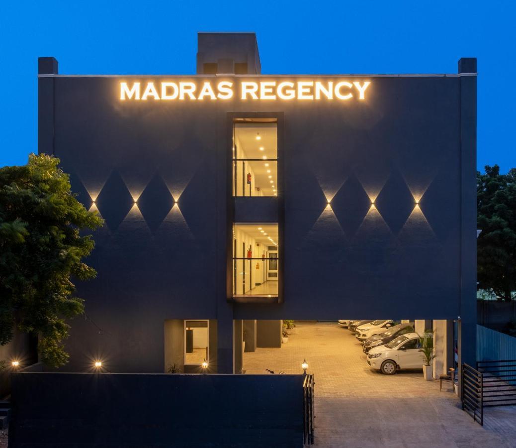 Hotel Madras Regency Exterior foto